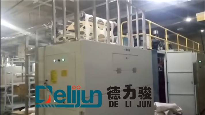Thermoforming online crusher（located at the side of thermoforming machine)